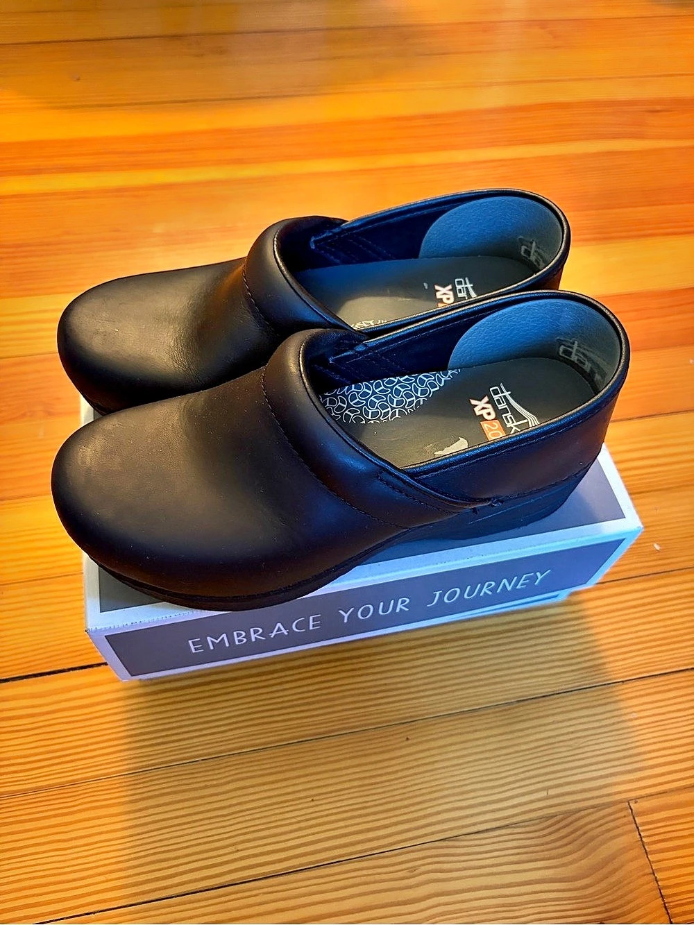 Dansko XP 2.0 Black Clogs US 8 Good Condition